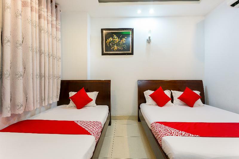 Oyo 130 Tuan Long Hotel ホーチミン市 エクステリア 写真